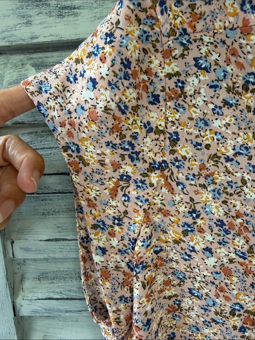 Monday Fun Floral Split-Neck Cap Sleeve Top - Pink Multi Size M - Picture 4 of 7